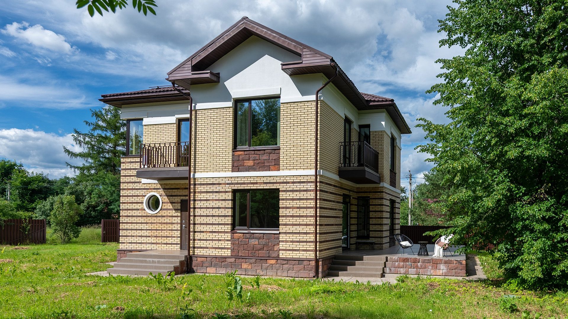 Дом 260 м² на участке 15 соток