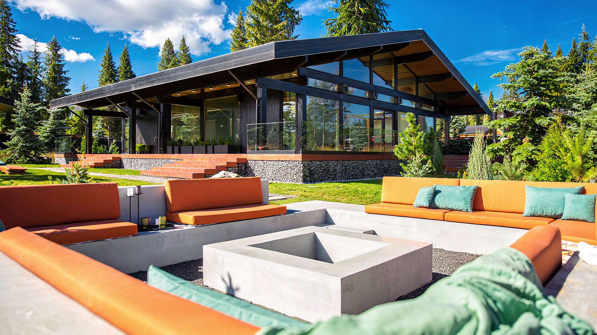 Дом 373 м² на участке 16 соток