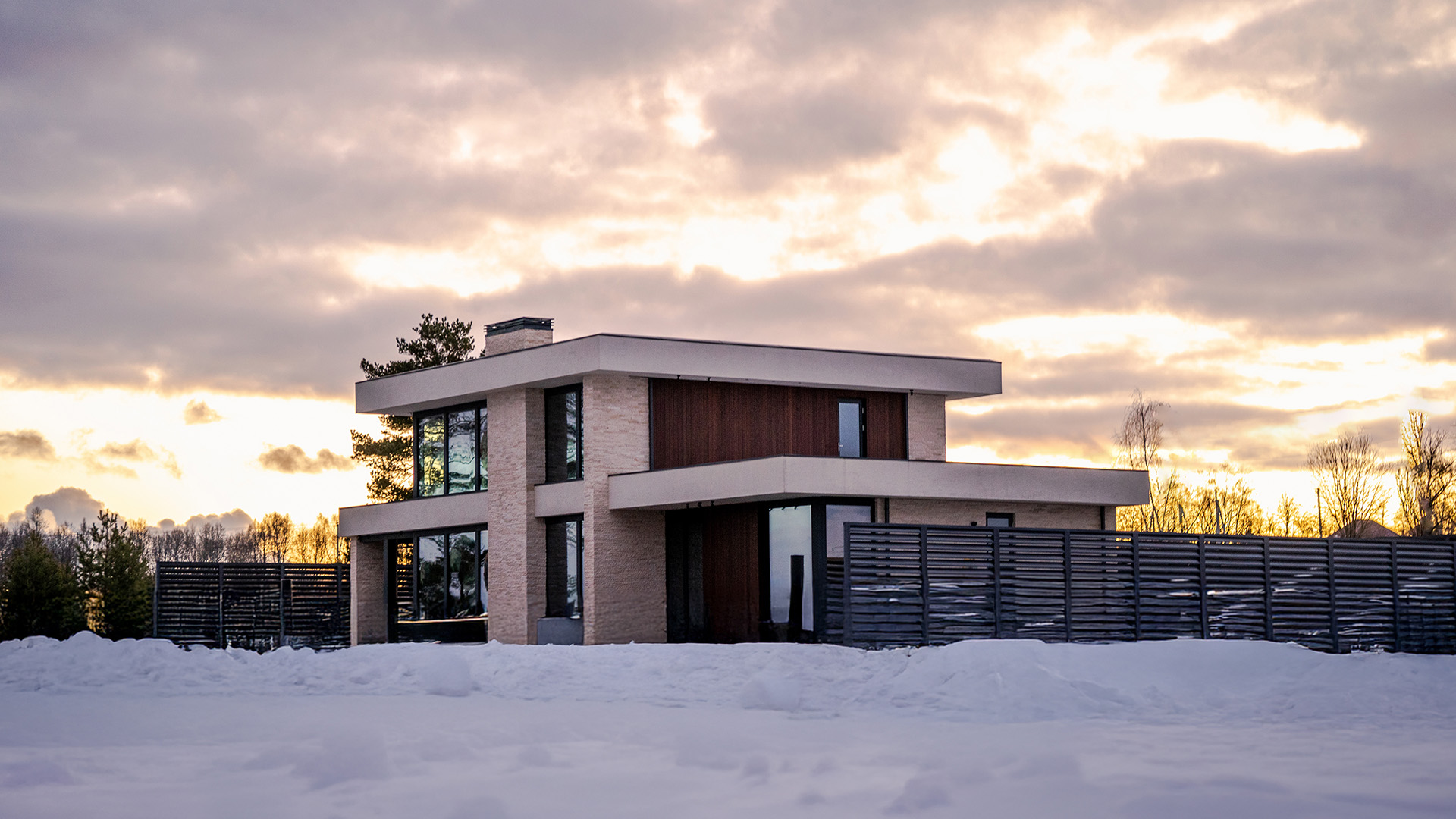 Дом 477 м² на участке 12.4 сот