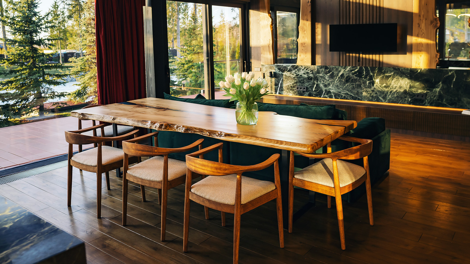 Дом 373 м² на участке 16 соток